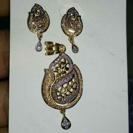 Gold Ladies Indian Fancy Pendant Set Yellow