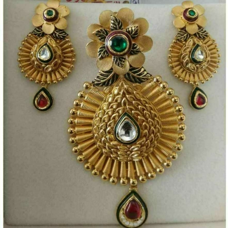 22KT Designer Gold Ladies Pendant Set