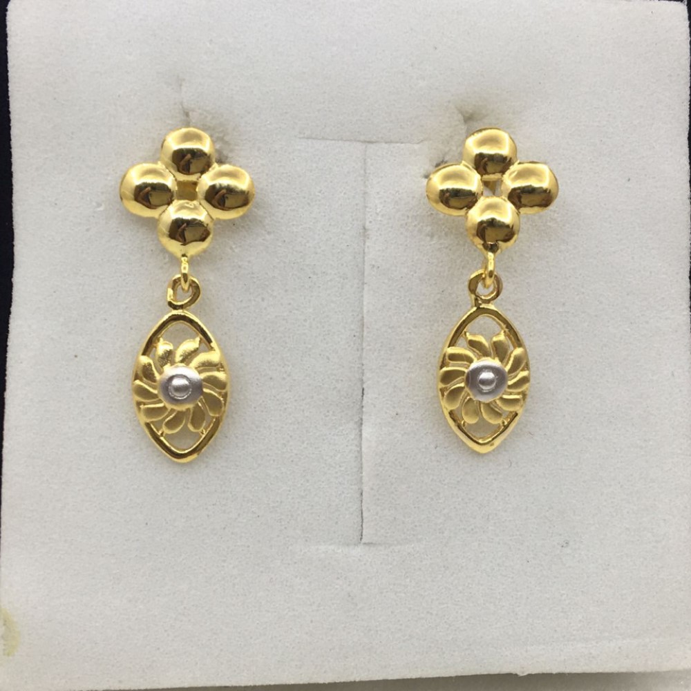 Yellow Gold Classic Design Earrings
