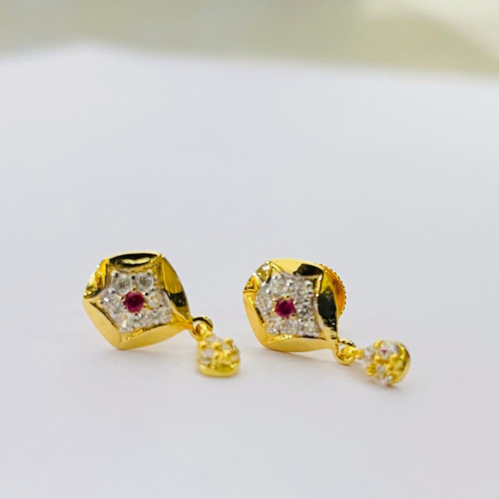 Yellow Gold Modern Daily Wear Earrings