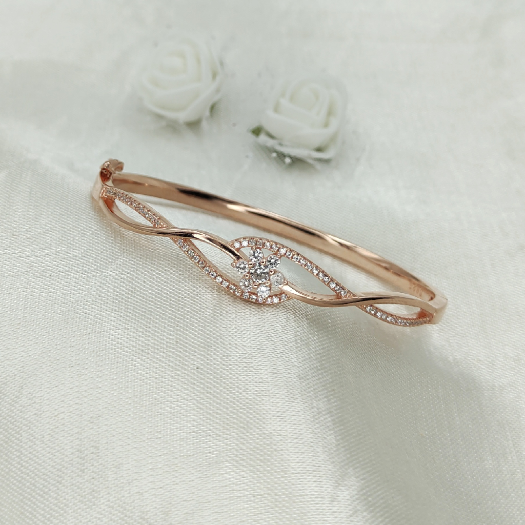 Flower Around Rose 925 Silver Bracelet