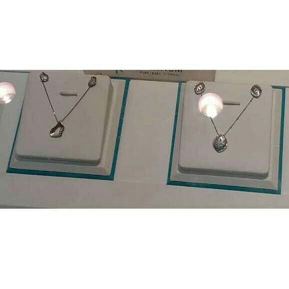 Jewelry Display For Platinum Collection
