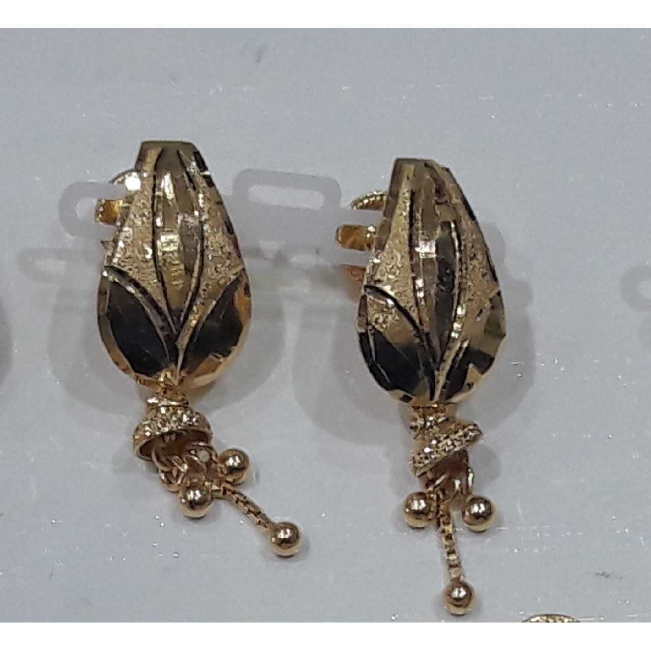 22KT Yellow Gold Ladies Indian Vertical Studded Earrings