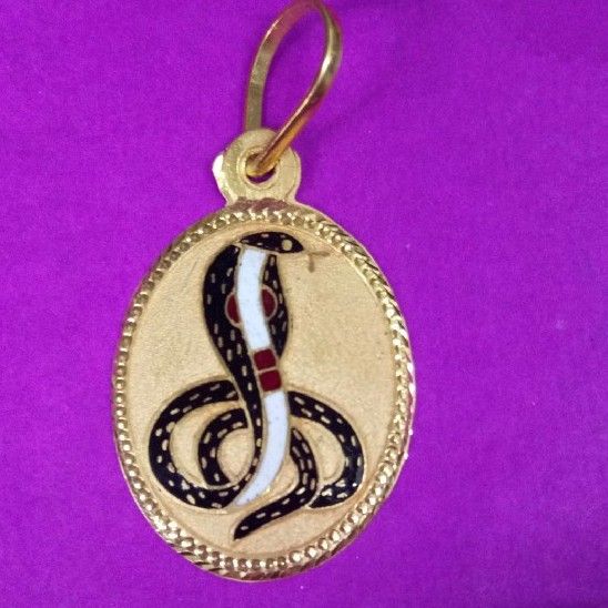 916 Gold Oval Goga Maharaj Mina Pendant