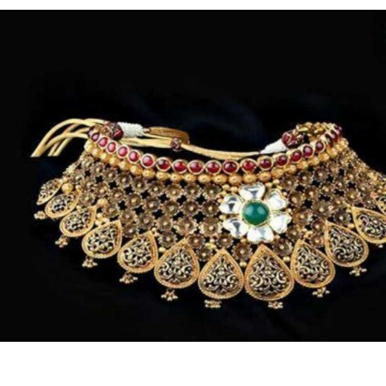 22KT Gold Ladies Jadtar Necklace Set