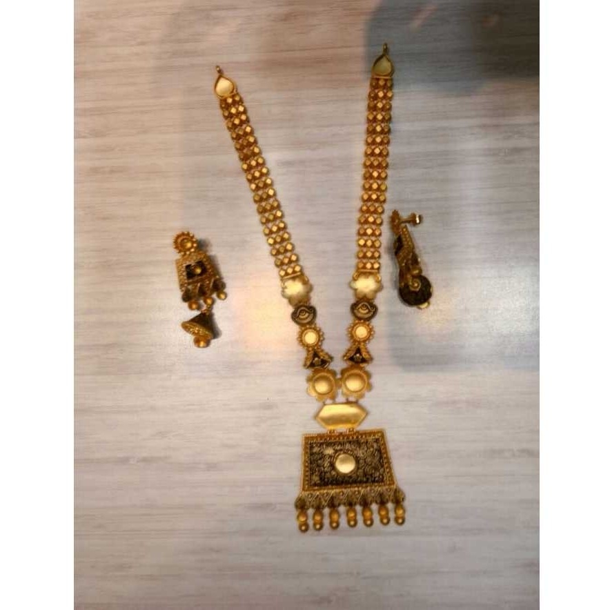 22KT Gold Ladies Antique Jadtar Necklace Set