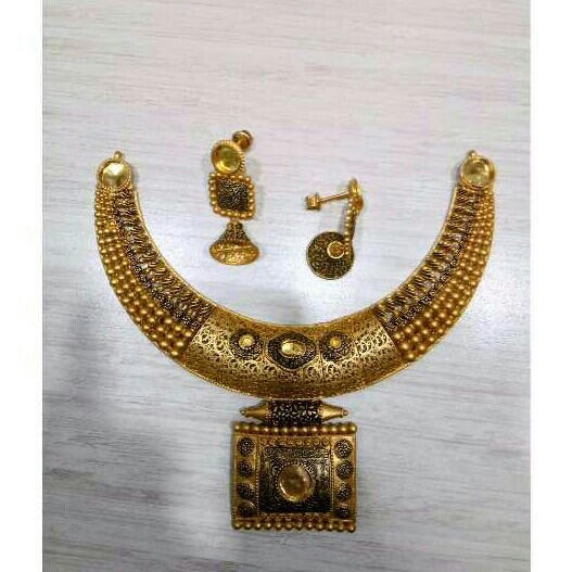 22KT Gold Ladies Jadtar Necklace Set