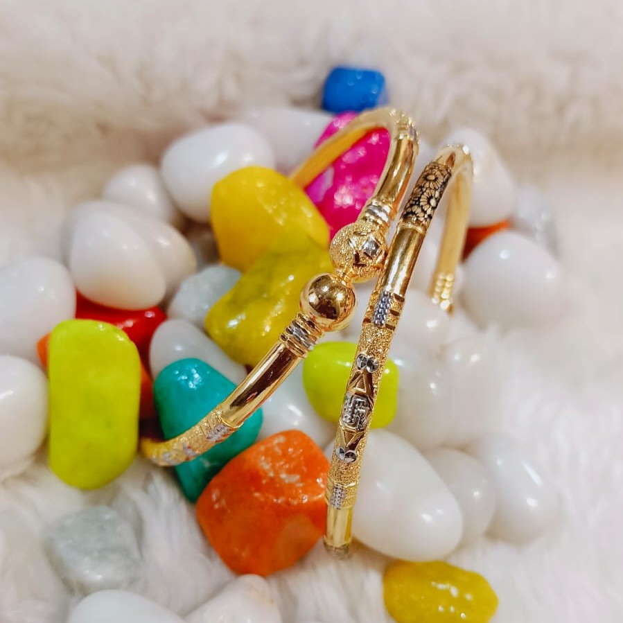 22K Gold Stylish Ball Pipe Kadali