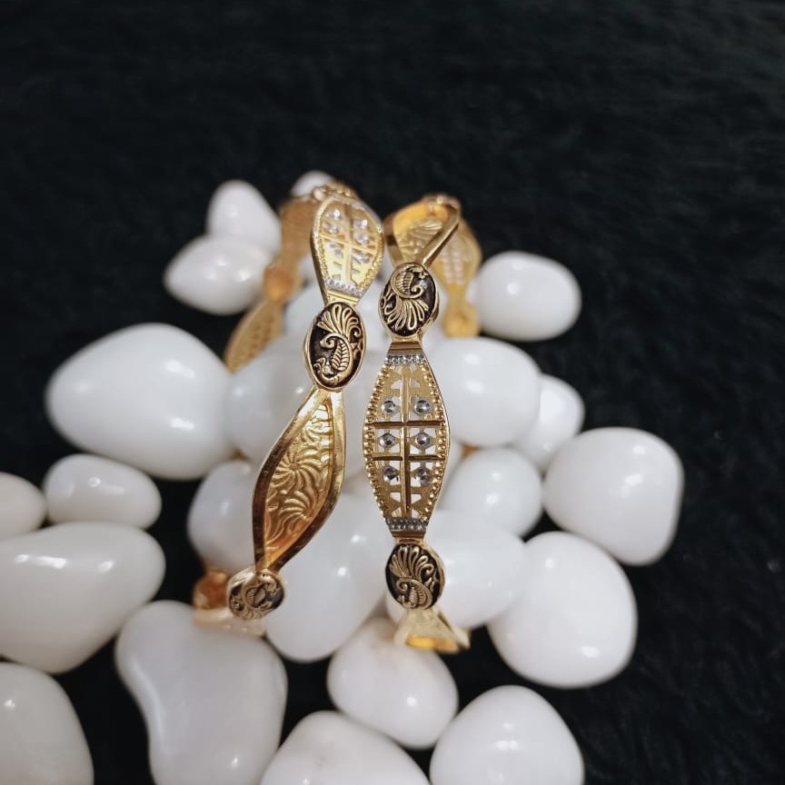 916 Gold Antique Peacock Design Bangle