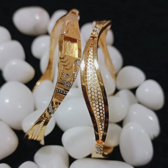 916 Gold Hallmarked Fancy Bangles