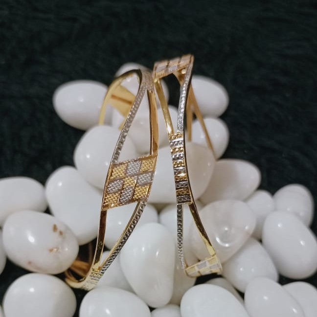 22K Gold Designer Kadli Bangle