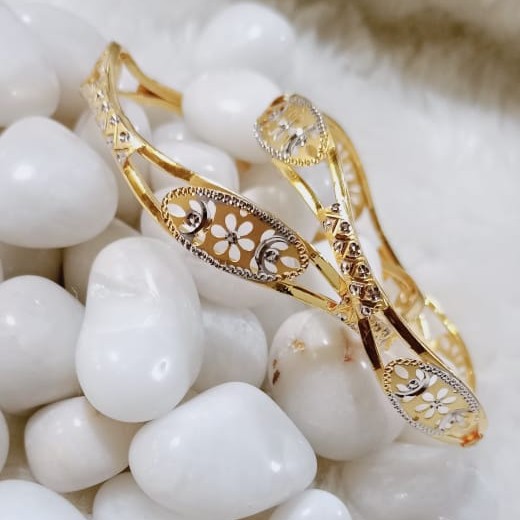 916 Gold Fancy Flower Design Bangle