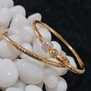 916 Gold Hallmarked Ball Pipe Bangle
