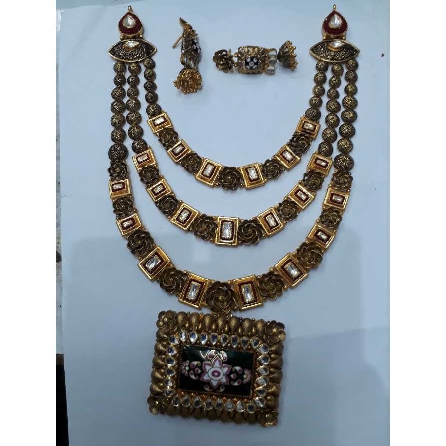 22KT Gold Ladies Jadtar Antique Necklace Set