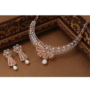 Delicate flower design necklace set