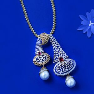 Classic diamond pendant chain