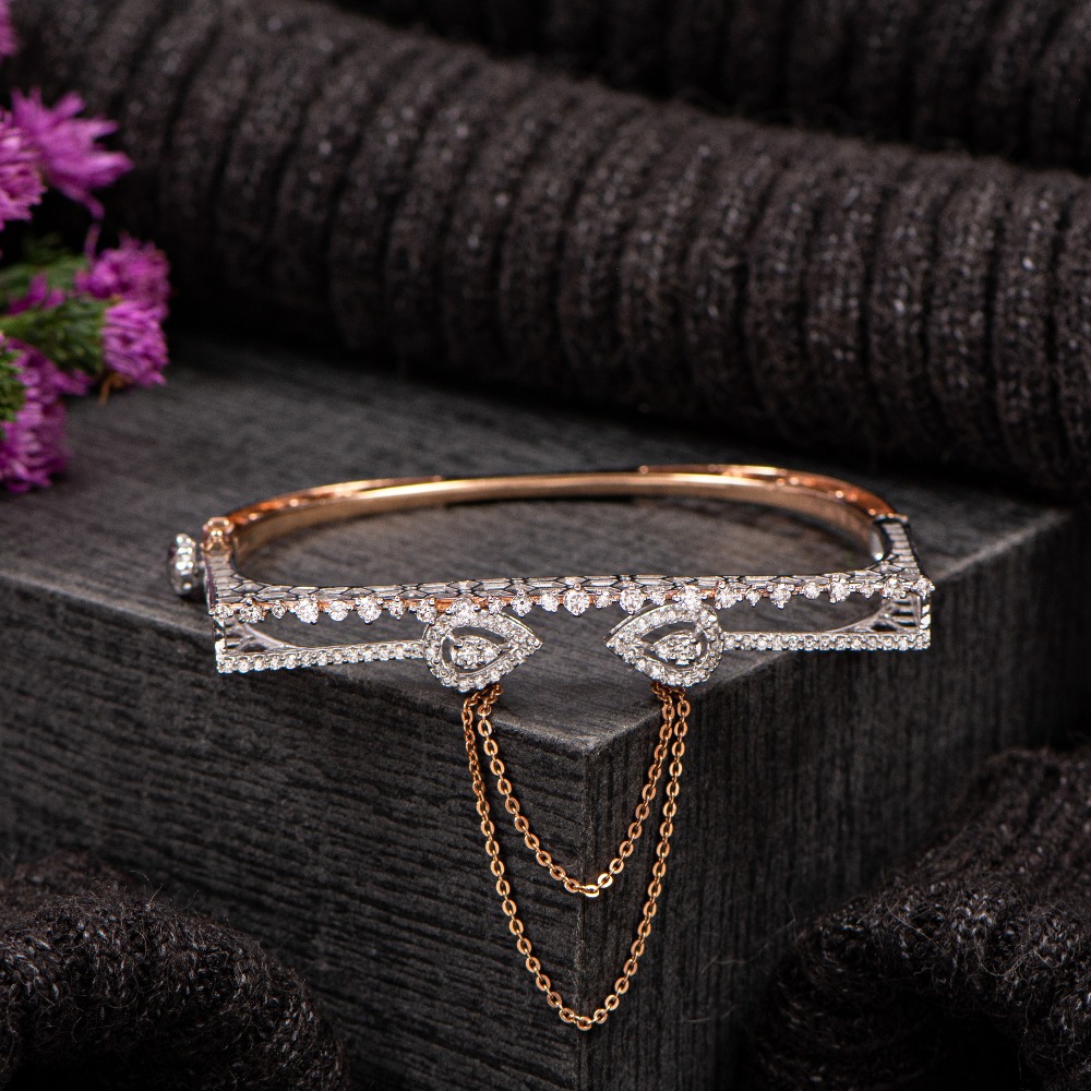 Geometric style bracelet