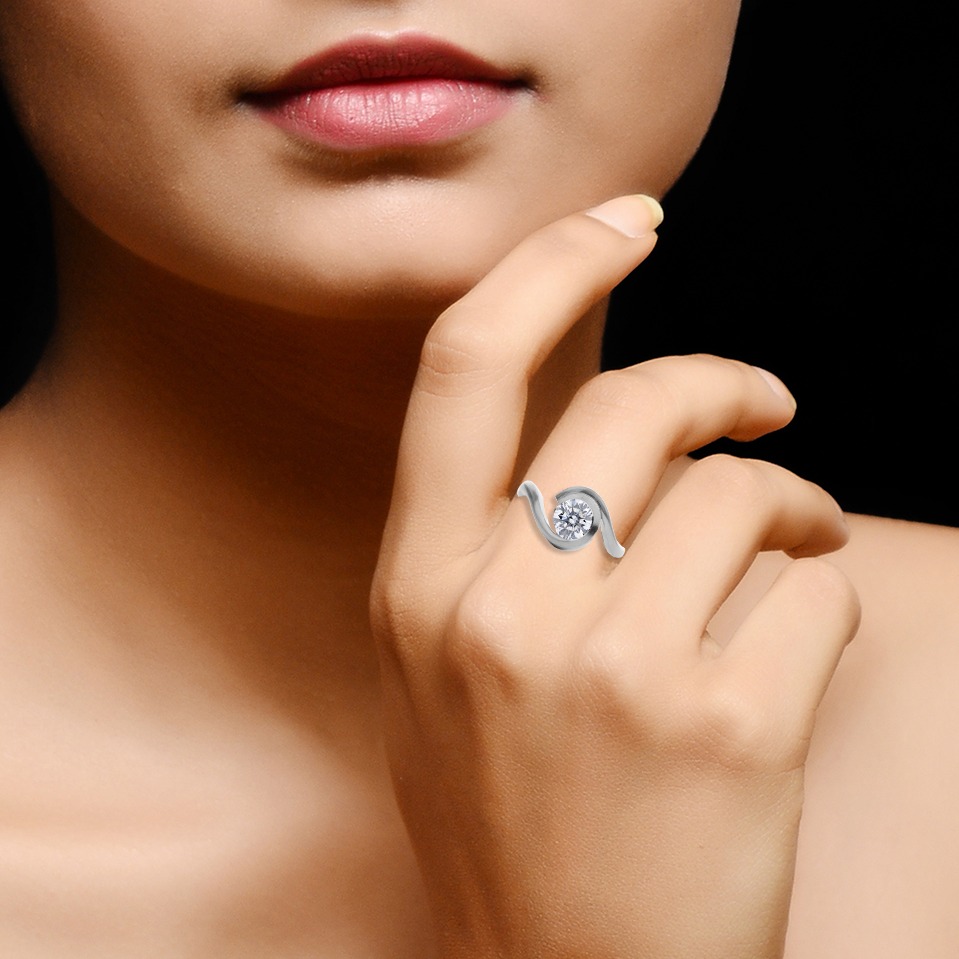 14KT CURVE PATTERN RING - Image 2