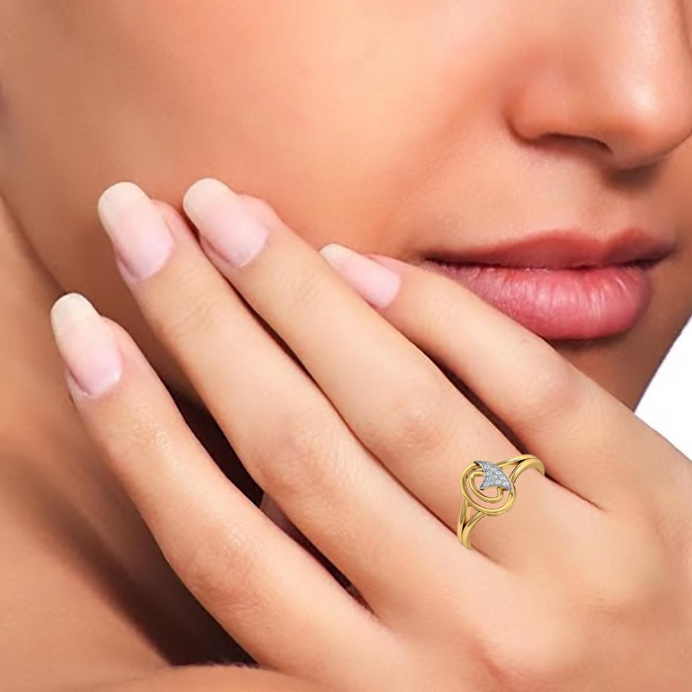 14KT GOLD OVAL SHAPE RING - Image 2