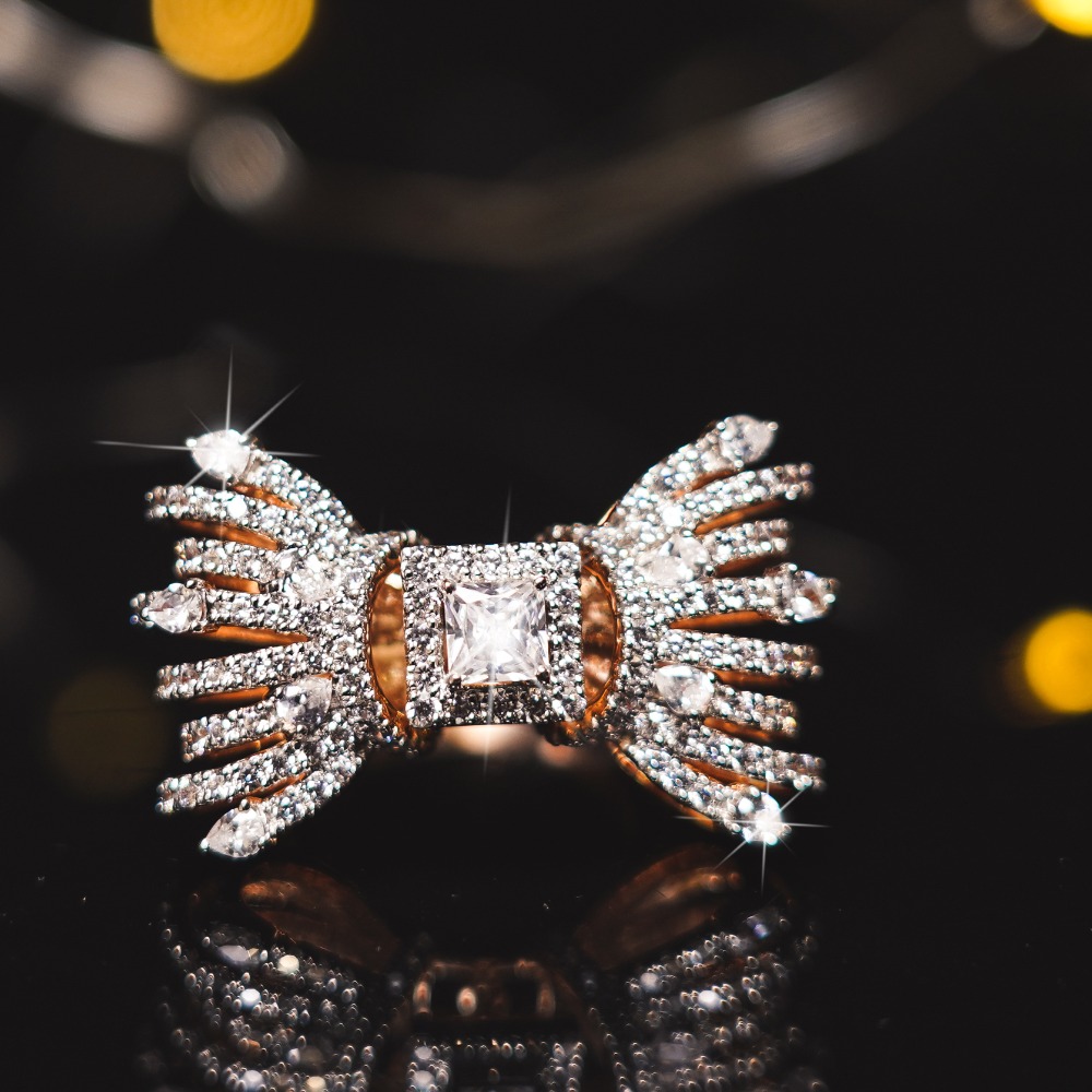 14KT BOW DESIGN HEAVY RING - Image 2