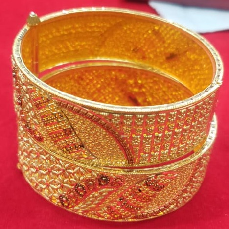 916 Gold Hallmark Antique Bangle