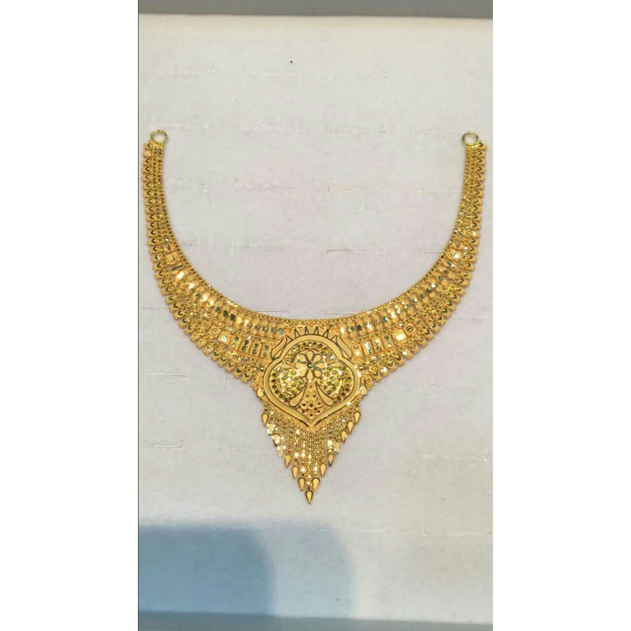 22KT Yellow Gold Ladies Kundan Antique Charming Necklace