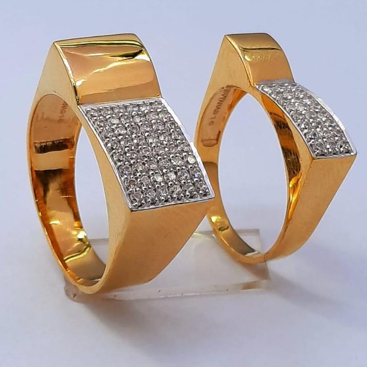 18KT Hallmark Trendy Design Gold Couple Ring