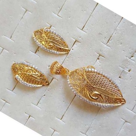 Gold Ladies Indian Fancy Turkey Style Pendant Set
