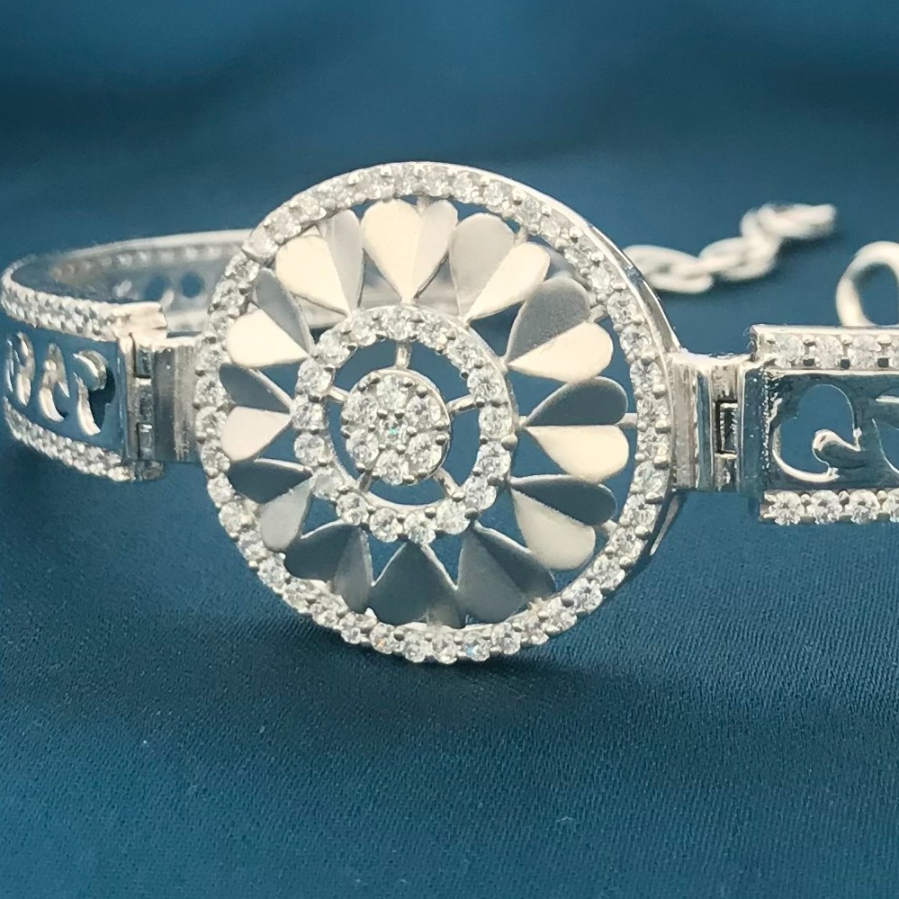 925 Silver Elegant Design Ladies Bracelet