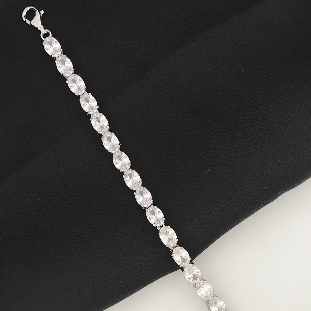 925 Silver  Beautiful Design Ladies Bracelet
