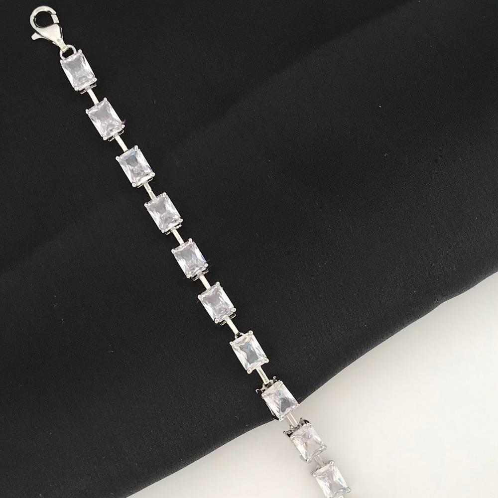925 Silver Beautiful Design Ladies Bracelet