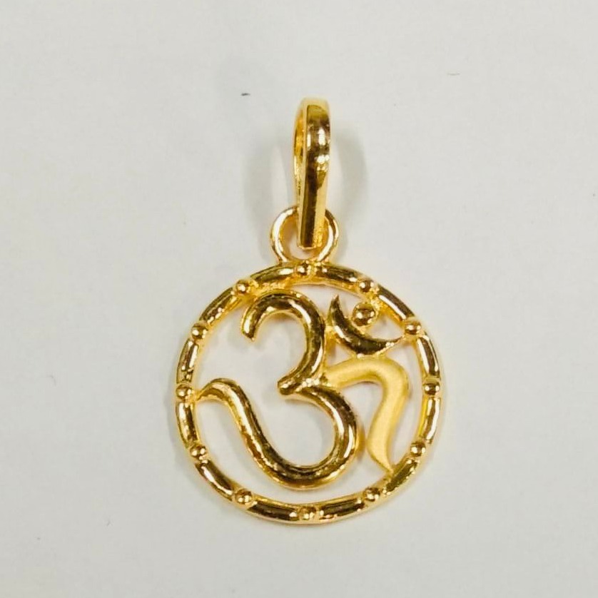Gold trending pendant