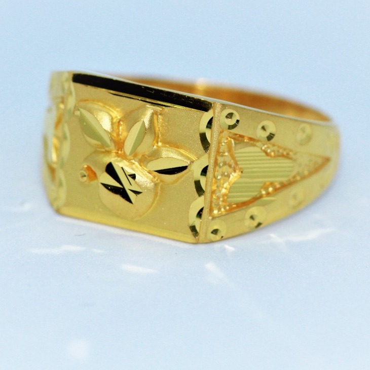 Gold divine gents ring