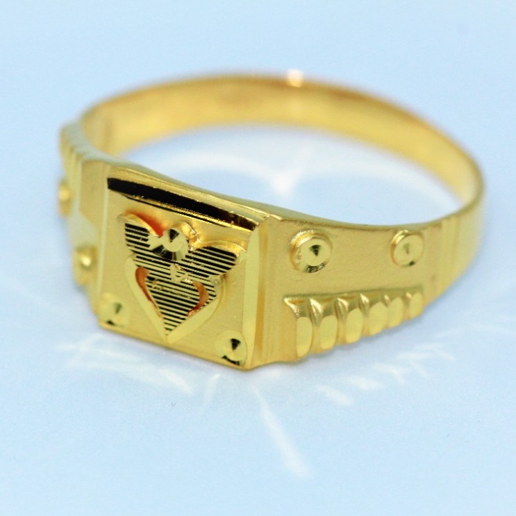 Gold grand gents ring