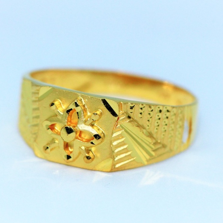 Gold unique gents ring