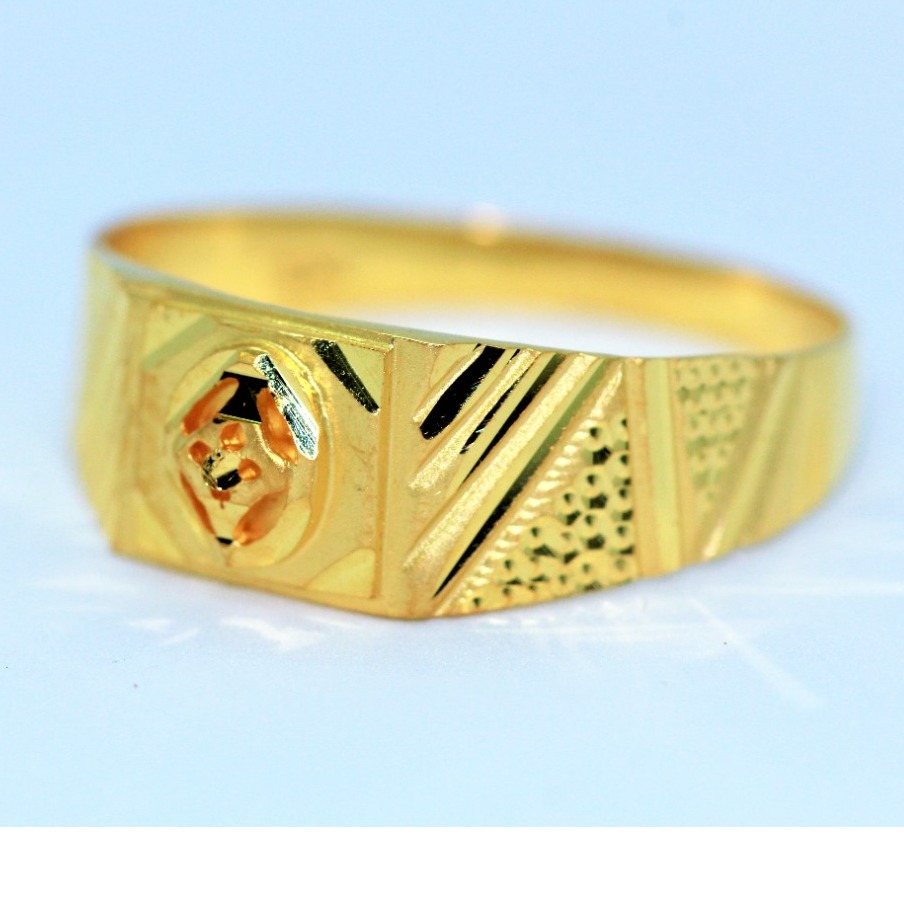 Gold anniversary gents ring