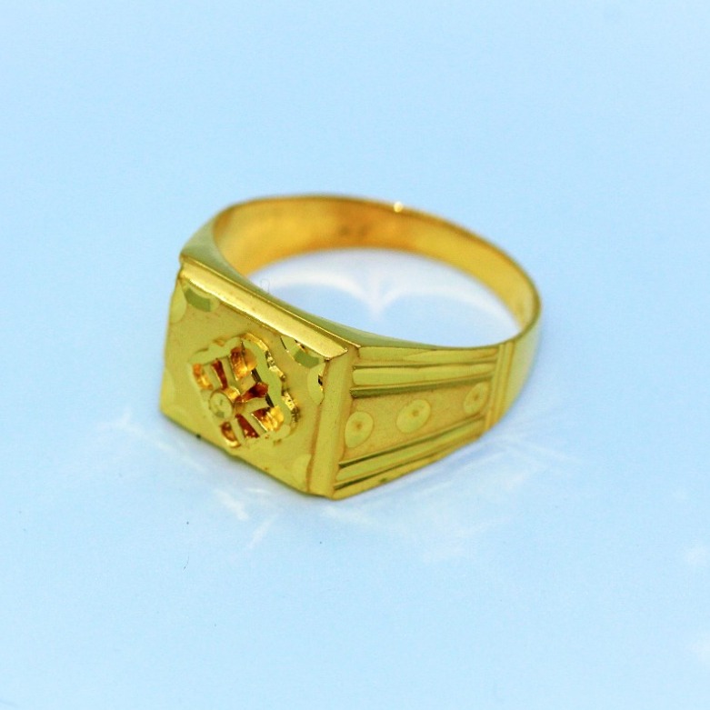 Gold divine gents ring