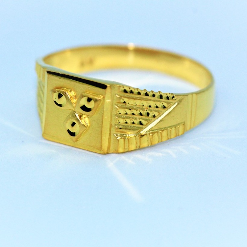 Gold enduring gents ring