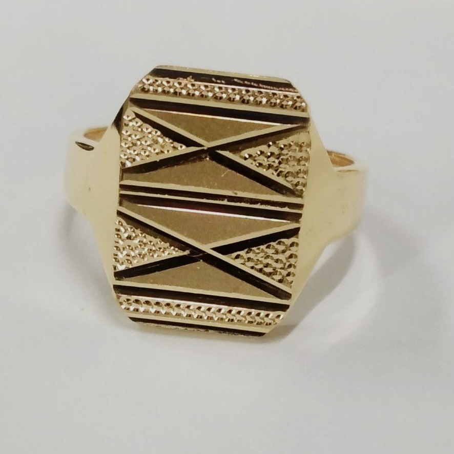 Gold grand gents ring