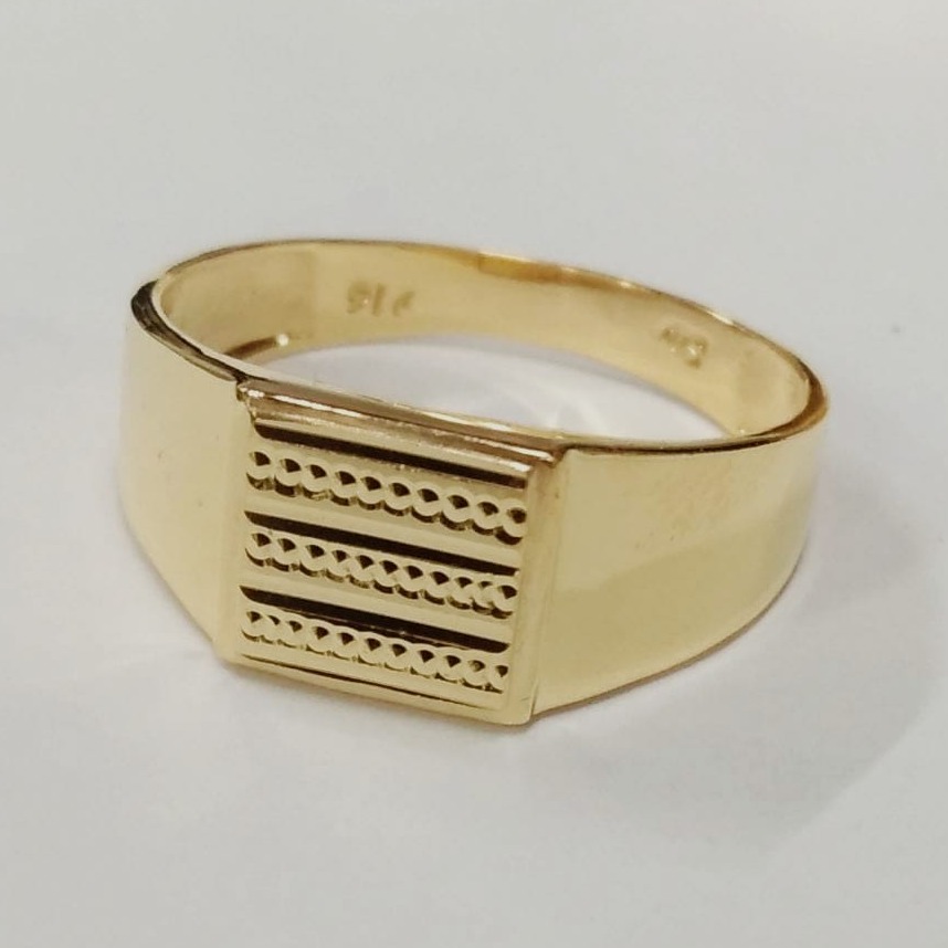 Gold elegant gents ring