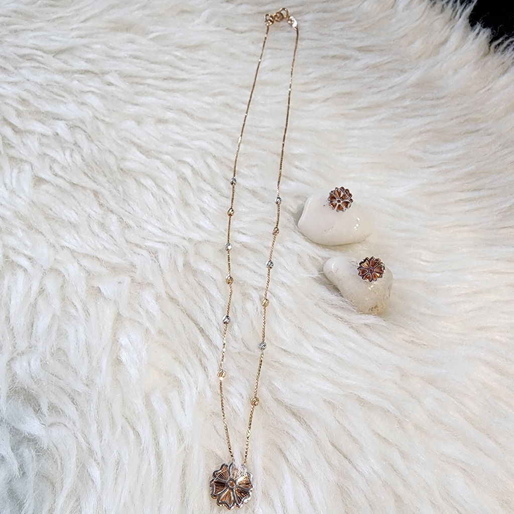 18 K Rose Gold Fancy Unique Dokiyu