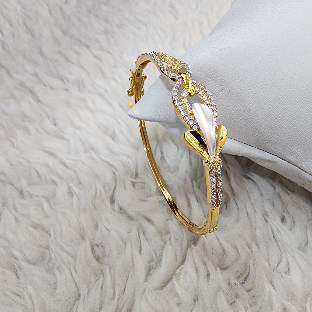 Gold 18k fancy diamond with rhodium unique ladies kada