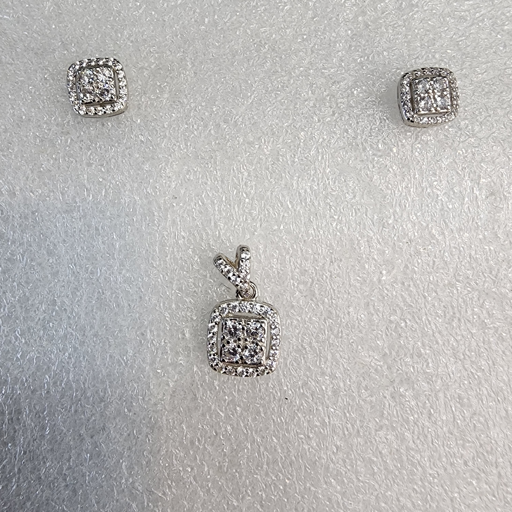 92.5 Sterling Silver Fancy Pedent Set