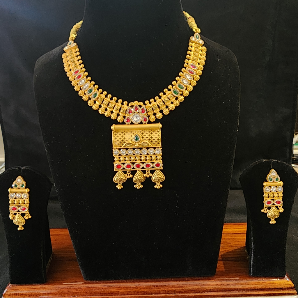 916 Gold Antique Jadtar Short Set