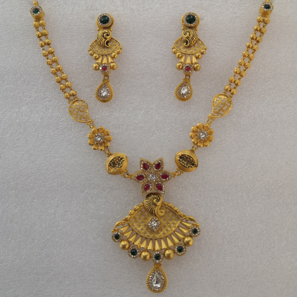 916 gold fancy antique short set