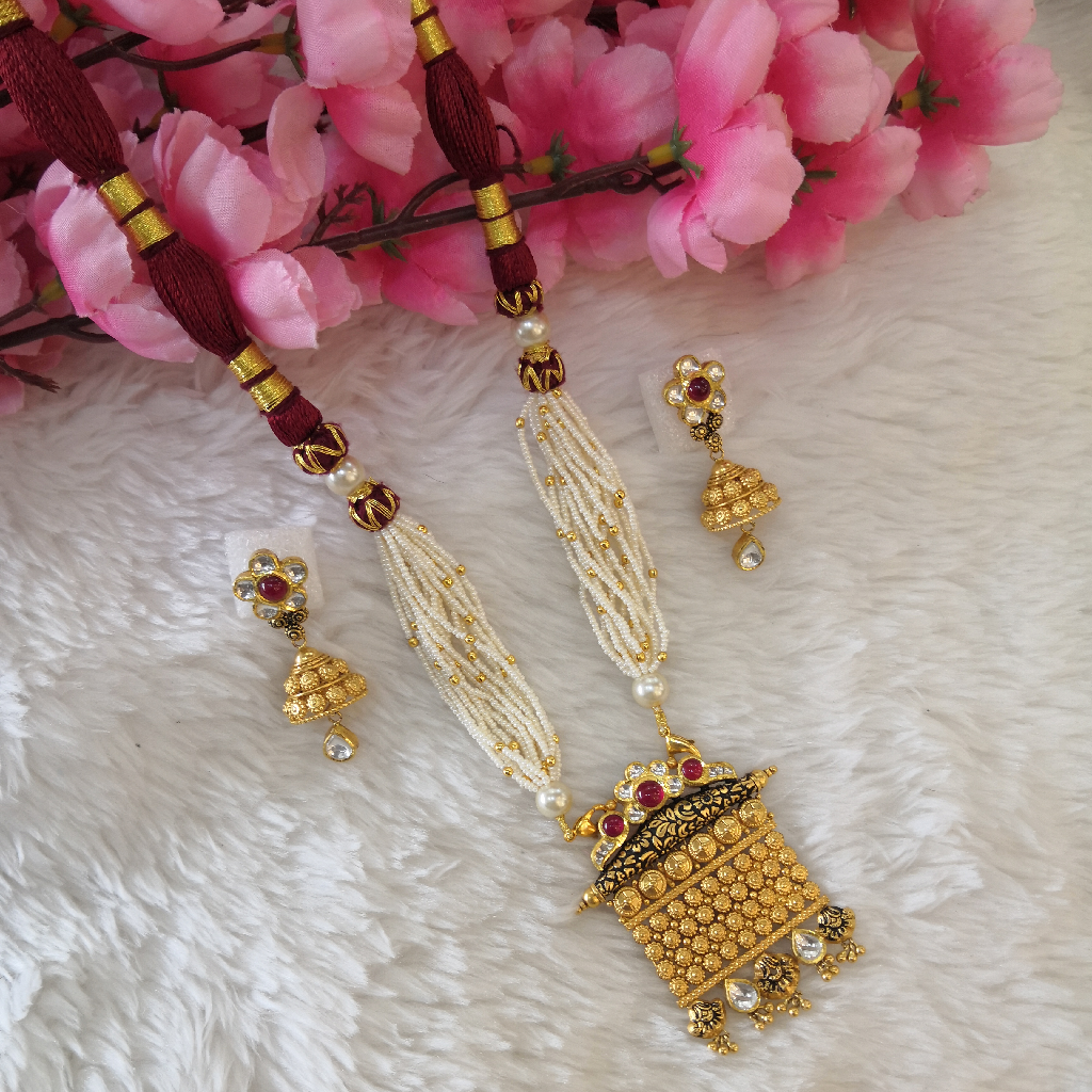 916 gold antique jadtar red and white colour stone set