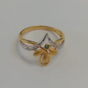 916 gold fancy green stone ladies ring