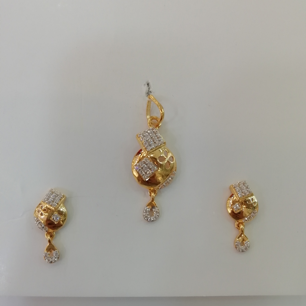 916 gold fancy butty pendant set