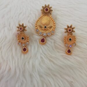 916 gold fancy antique butty pendant set