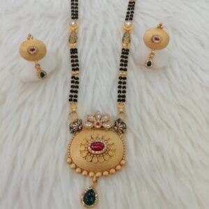 916 gold fancy sawaroxy zinkoriya diamond antique short mangalsutra